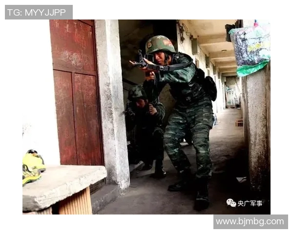 深圳攀岩队中路突破战术解析与实战应用探讨 深圳攀岩队中路突破战术解析与实战应用探讨